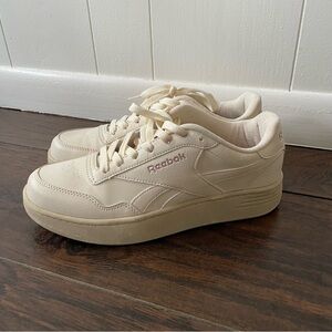 Reebok Women's Size 8 Cream Sneakers with Light Pink Logo